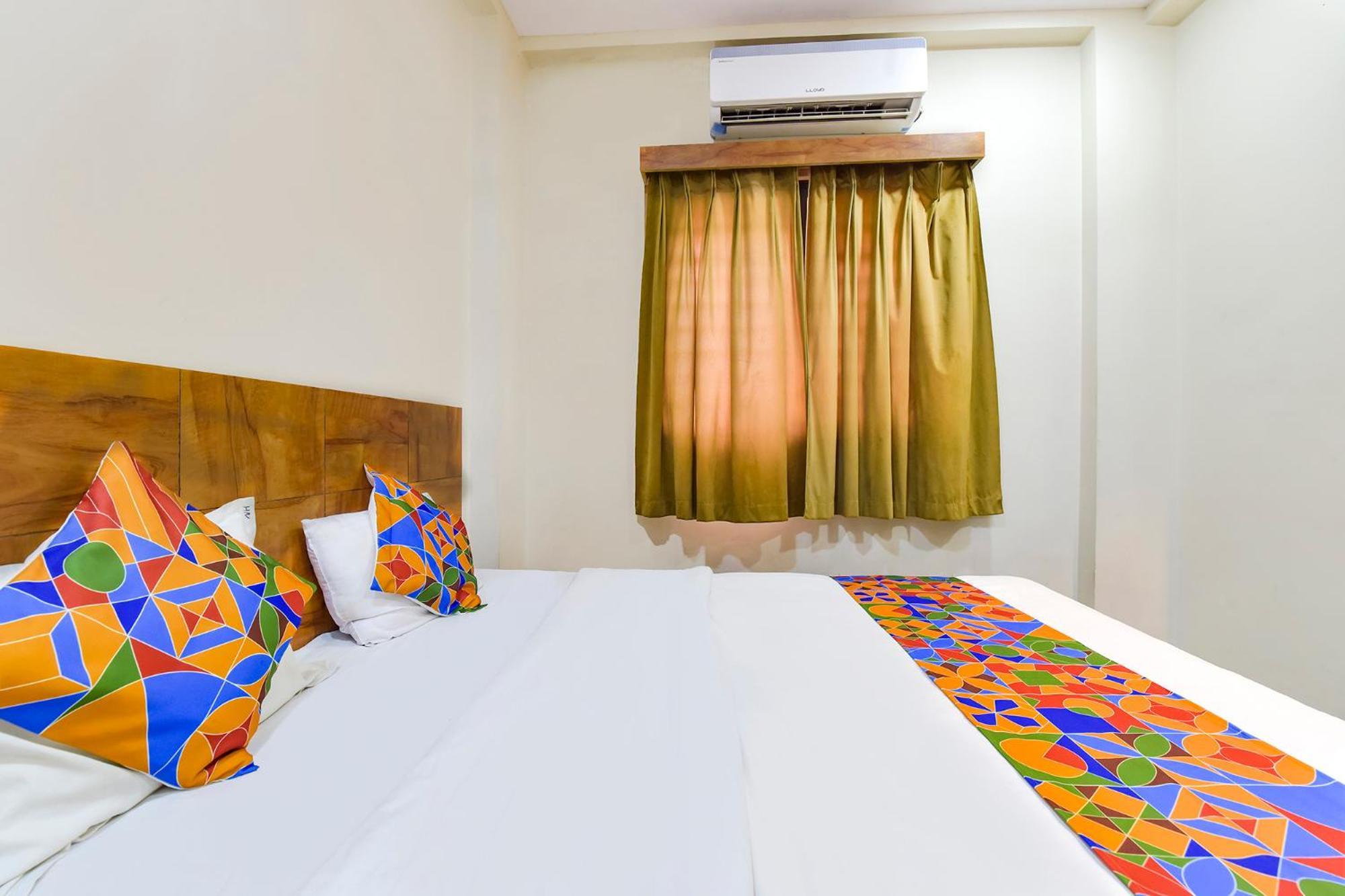 Fabexpress Nishesh Tower Hotell Ujjain Eksteriør bilde