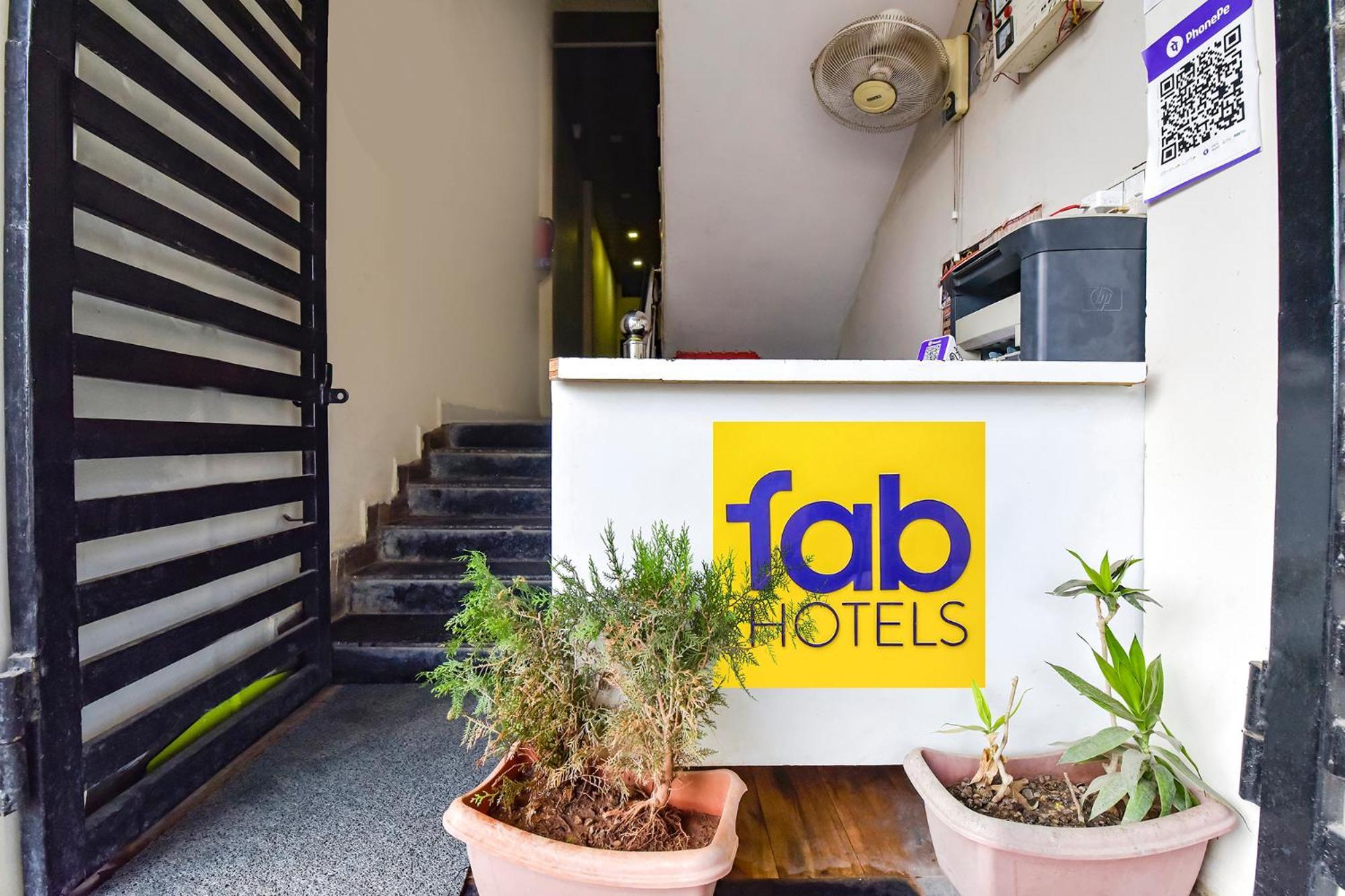 Fabexpress Nishesh Tower Hotell Ujjain Eksteriør bilde