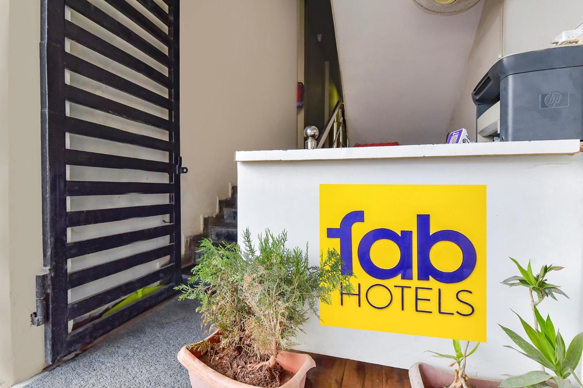 Fabexpress Nishesh Tower Hotell Ujjain Eksteriør bilde