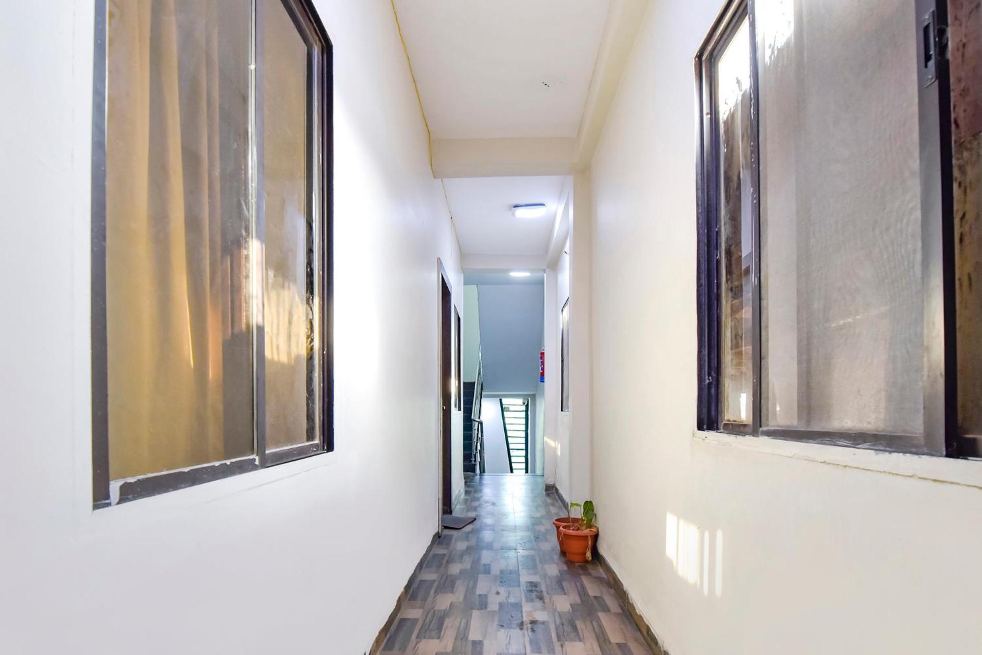 Fabexpress Nishesh Tower Hotell Ujjain Eksteriør bilde