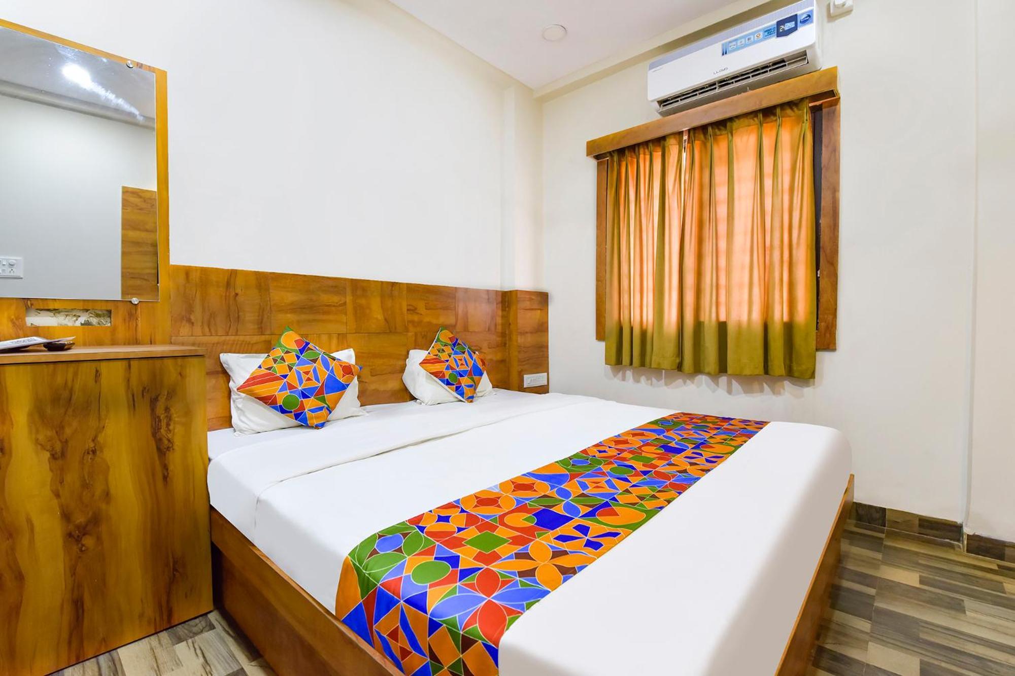 Fabexpress Nishesh Tower Hotell Ujjain Eksteriør bilde